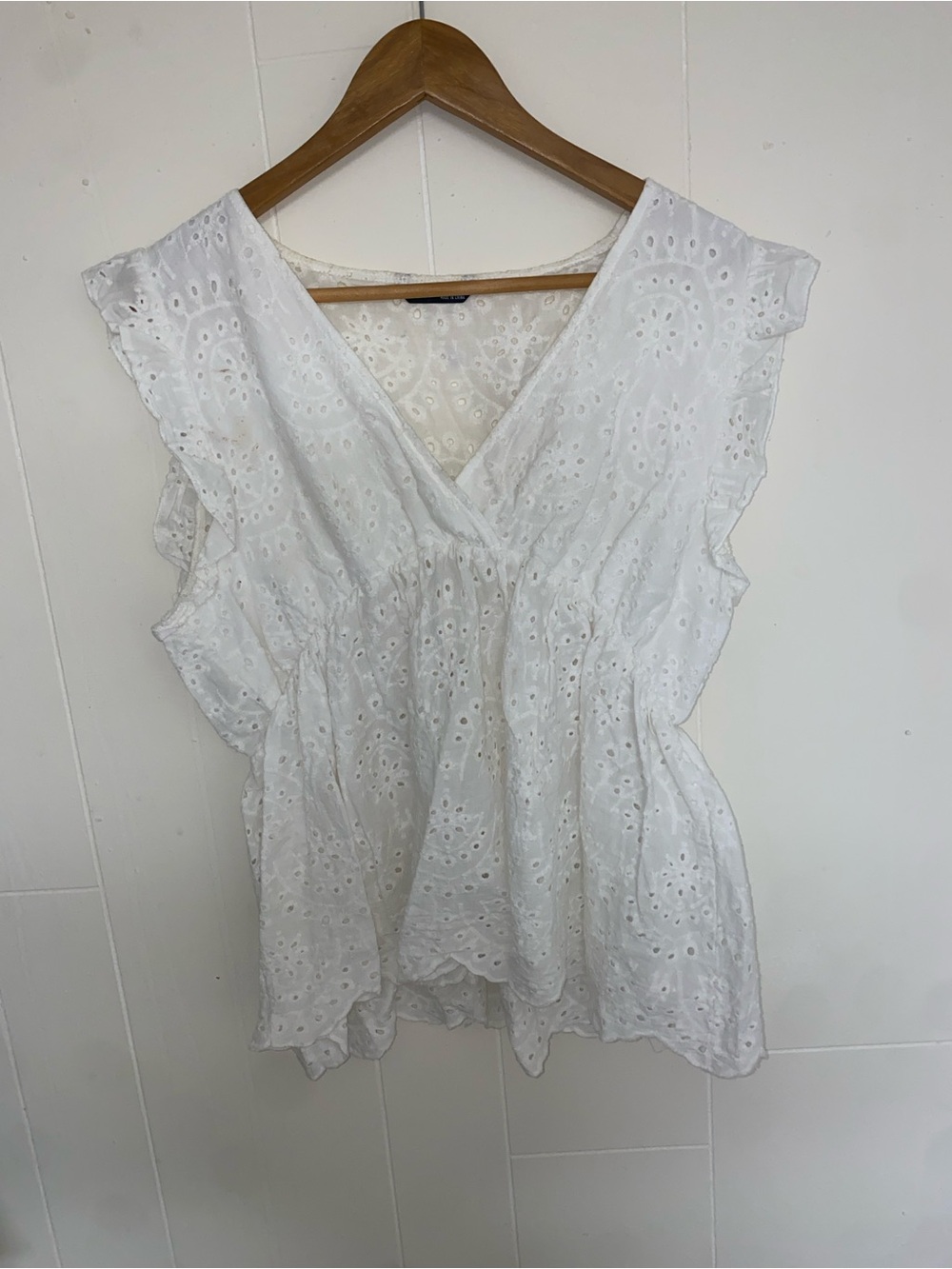SHEIN White Eyelet V-Neck Ruffle Sleeve Blouse